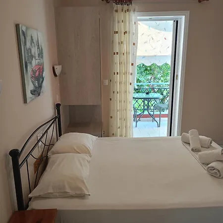 Filoxenia Zois Apartment Nikiana