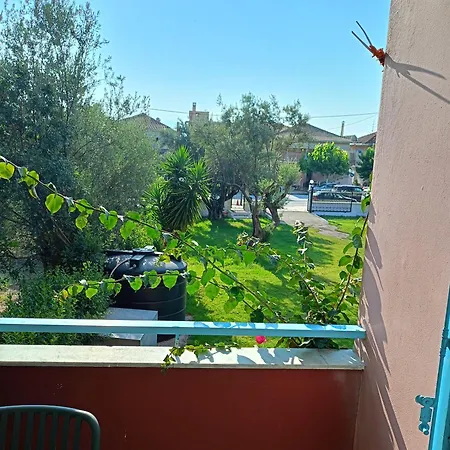 Filoxenia Zois דירה *