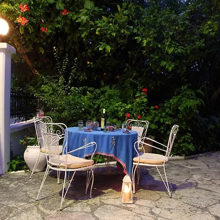 Filoxenia Zois Apartment *